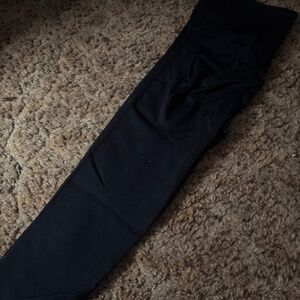 Small black butt scrunched leggings